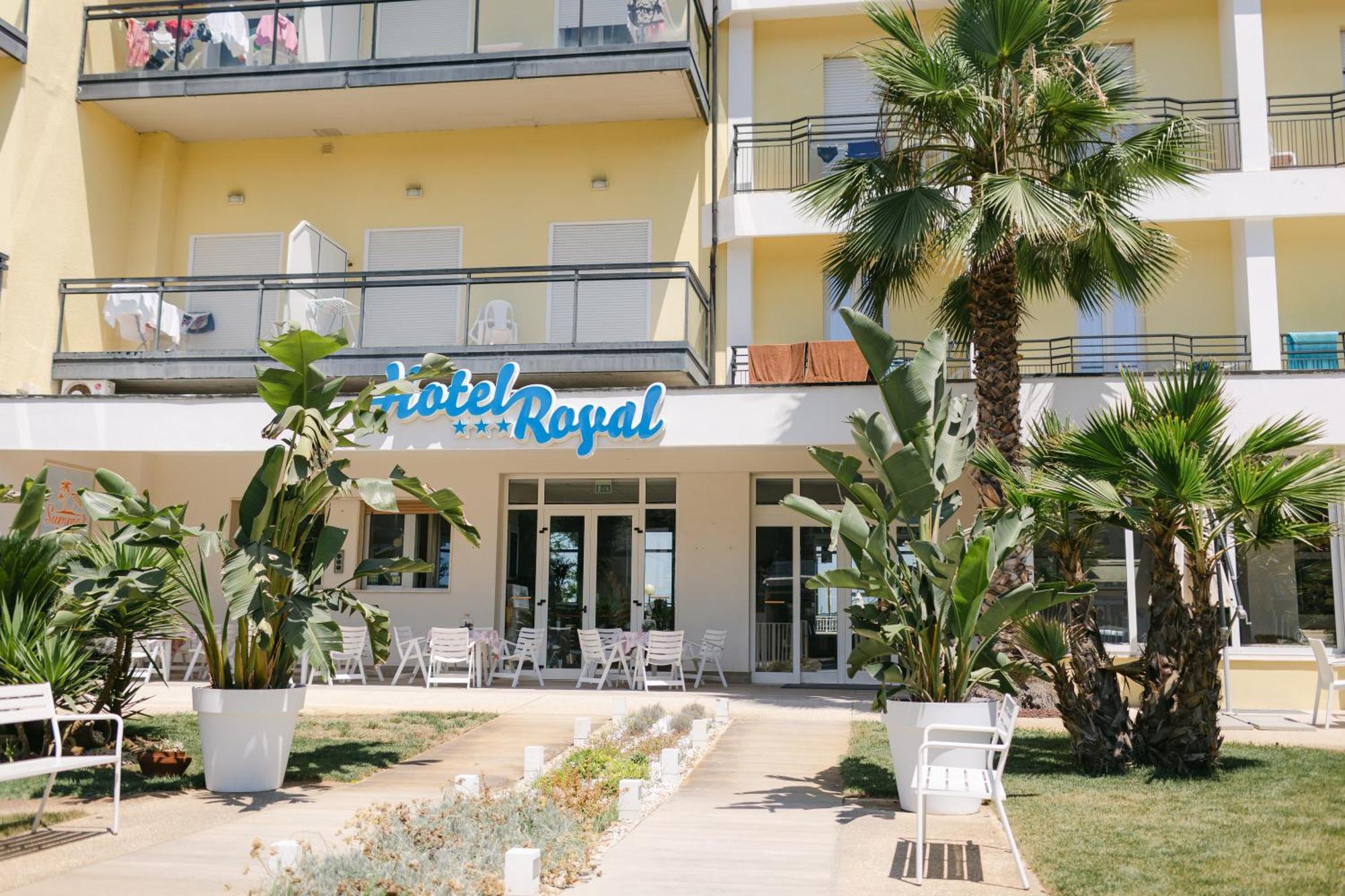 Hotel Royal กัตตอลิกา ภายนอก รูปภาพ