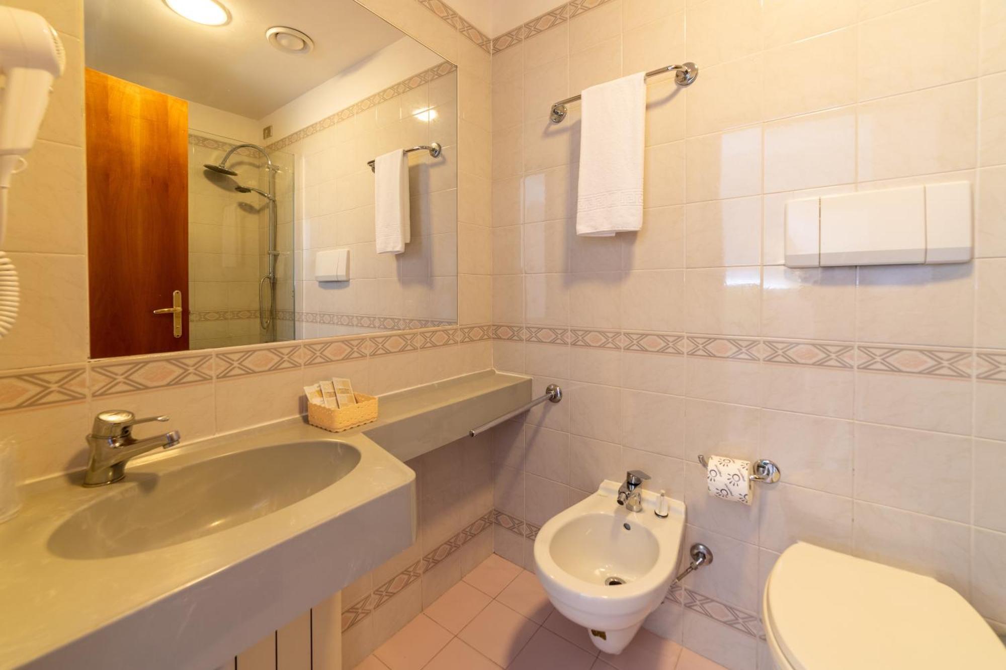 Hotel Royal กัตตอลิกา ภายนอก รูปภาพ
